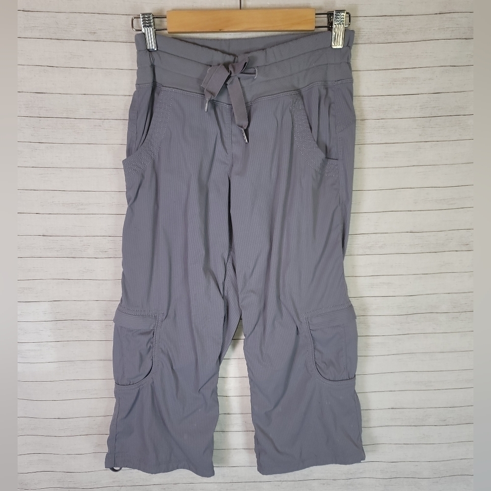 Lululemon Yoga Camp Cargo Capris in Fossil Grey, Sz 4